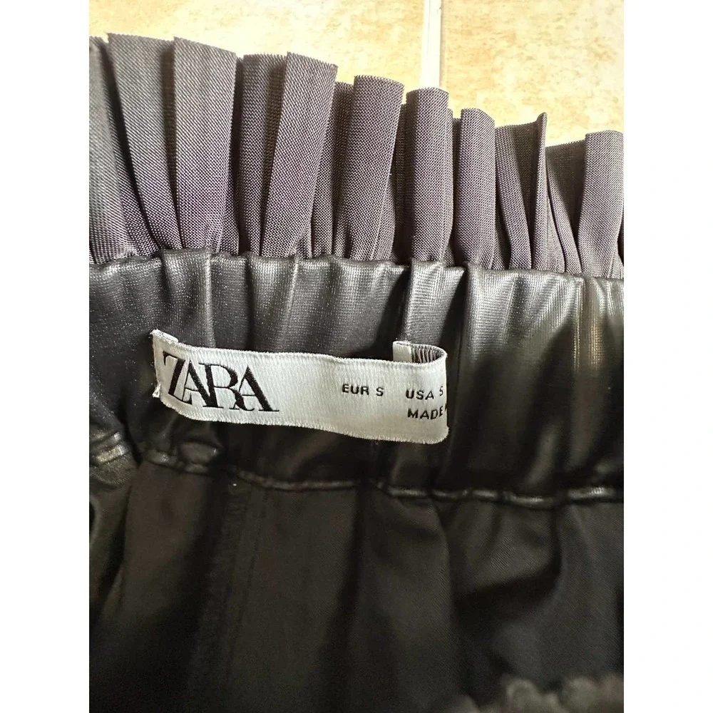 Zara Black faux‎ leather pleated skort skirt size S